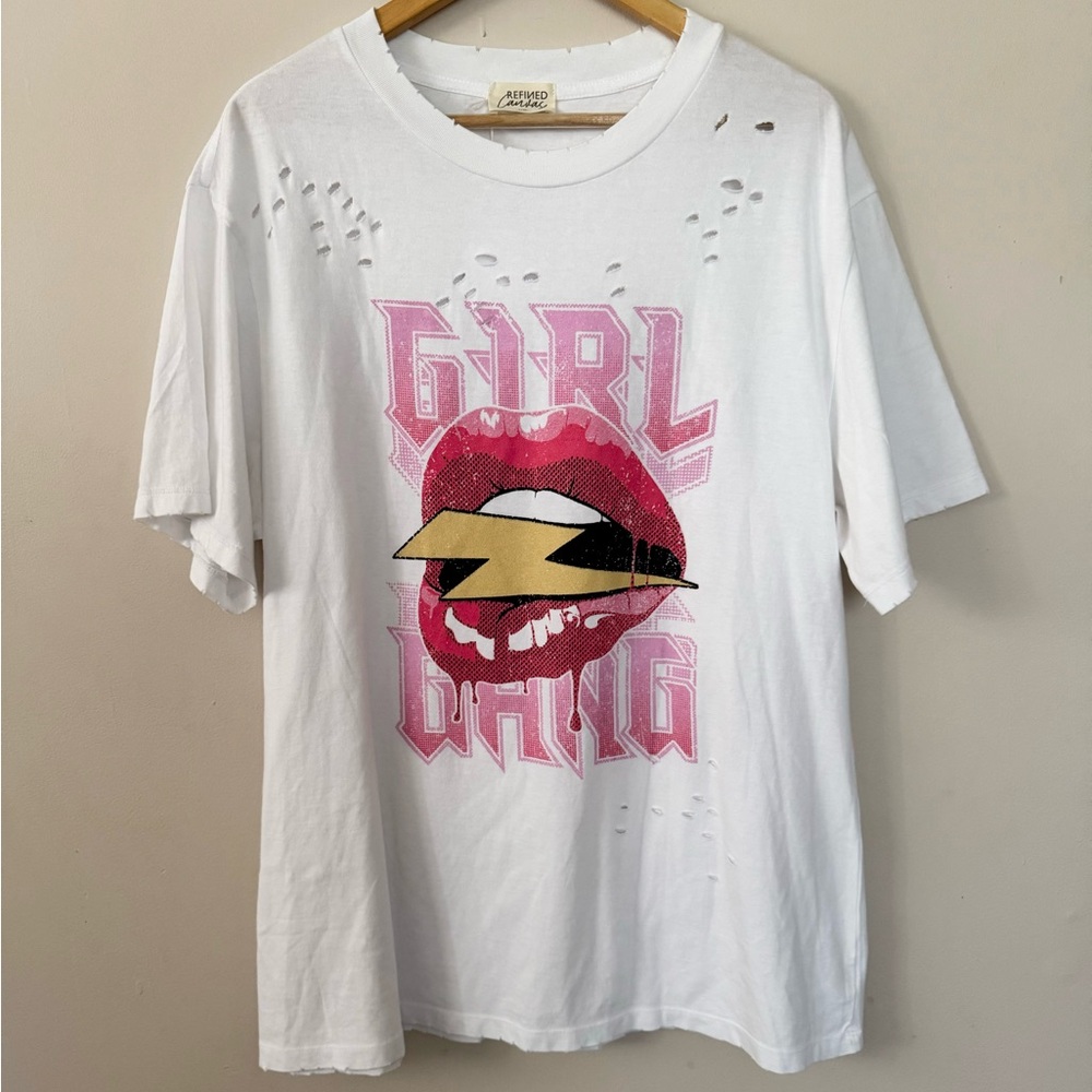 NWT Refined canvas (S-XL) distressed white oversized lips tee rock festival lips